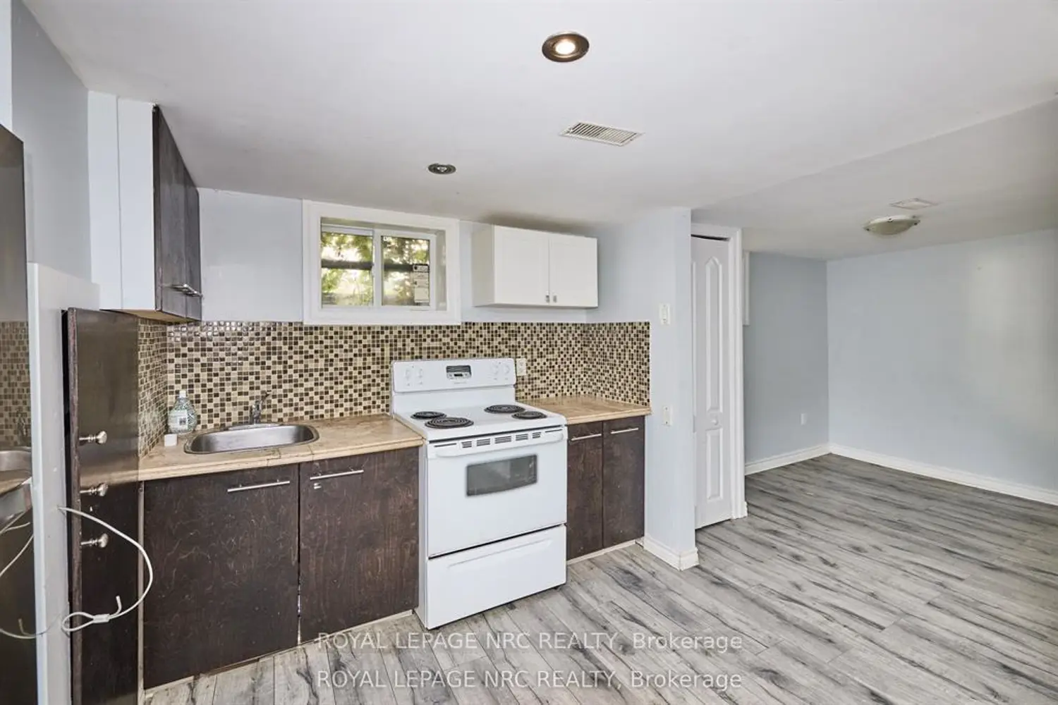 Additional image 17 of 557 Geneva Street