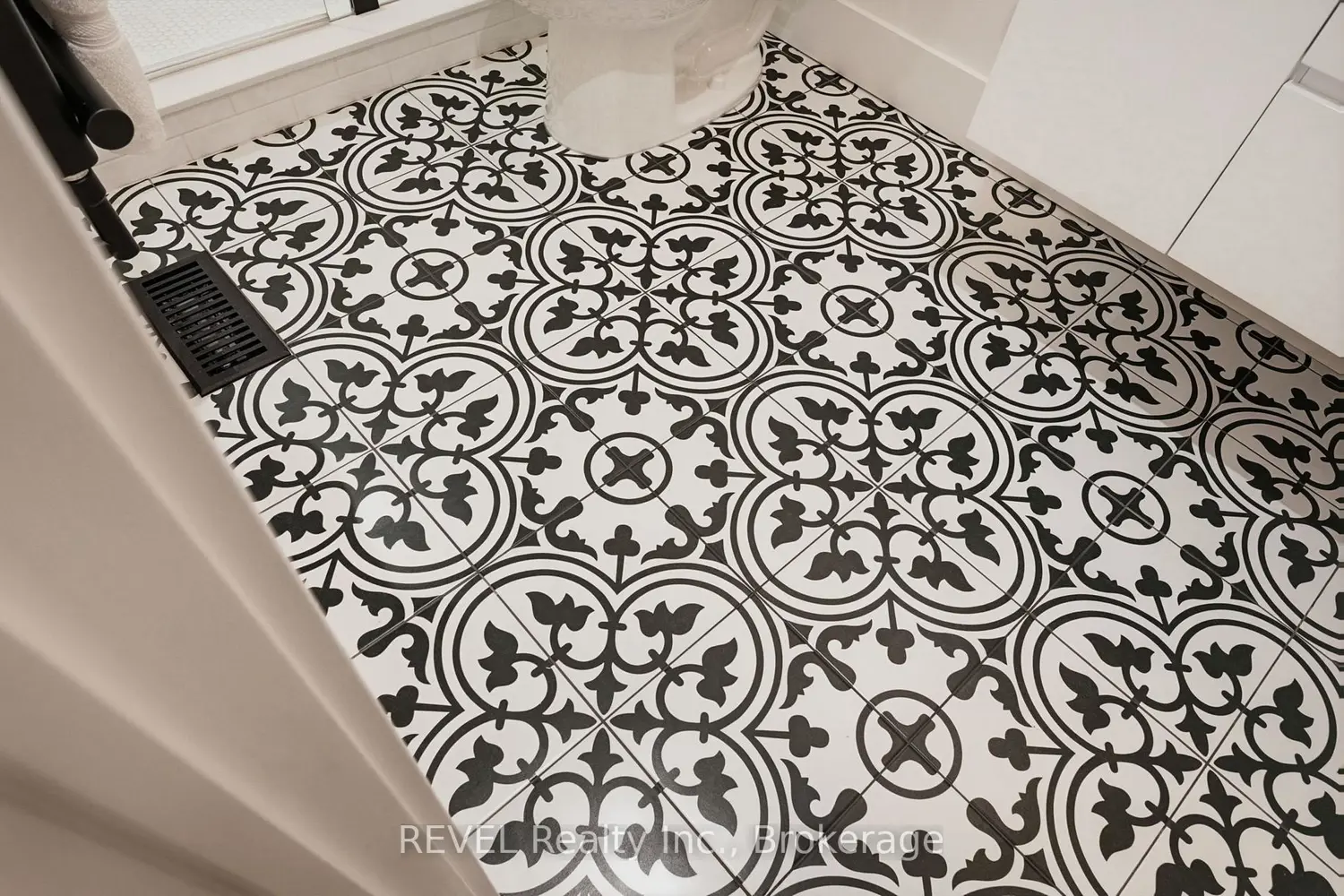 Additional image 18 of 18 Lincoln Avenue