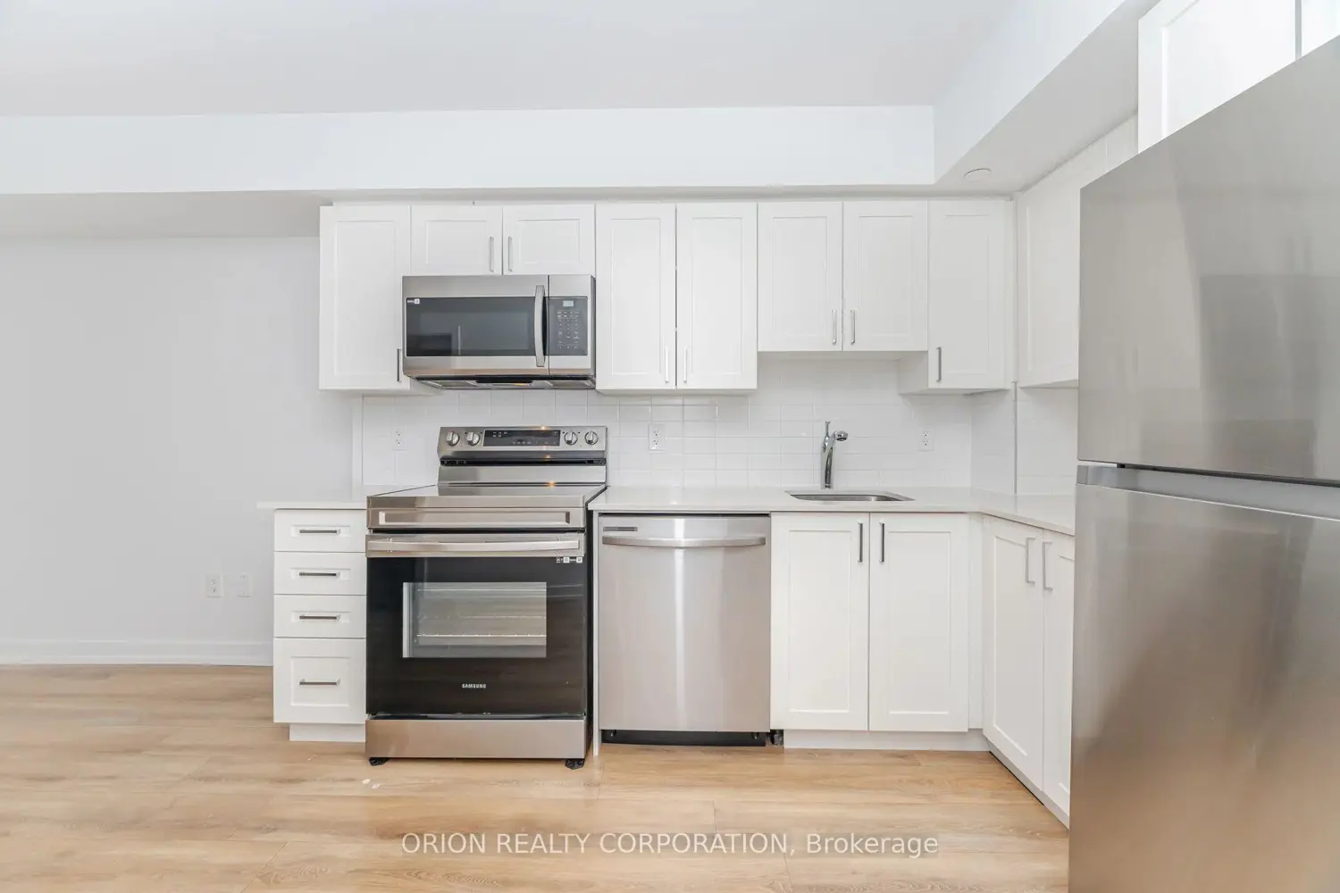 Additional image 2 of 1480 Bayly Street 1103