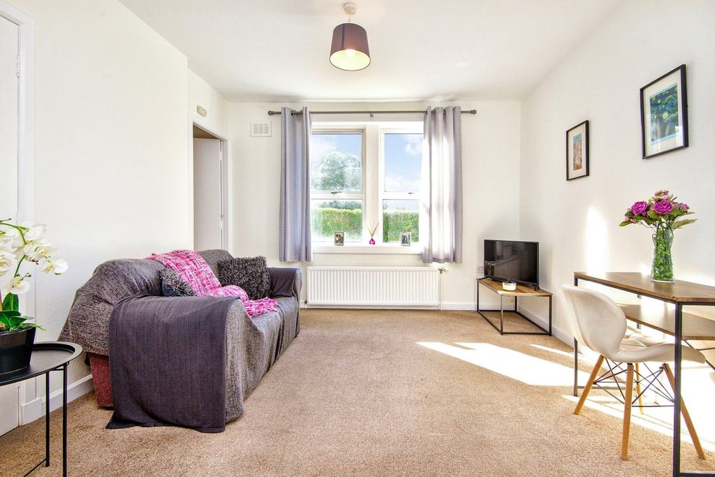 Additional image 2 of 2 bed flat for saleSt Nicholas Street, St Andrews KY16