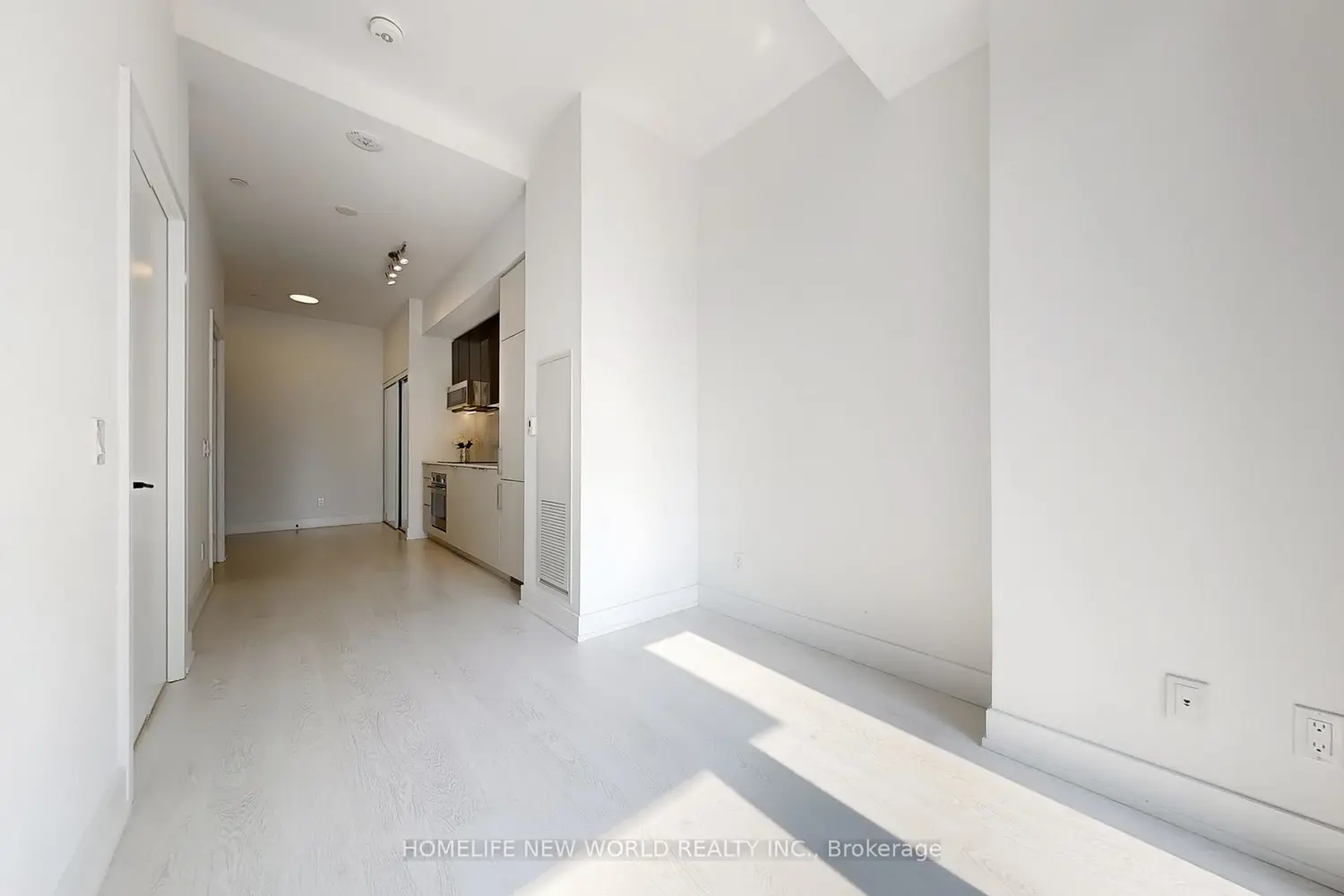 308 Jarvis Street 1004 photo 3