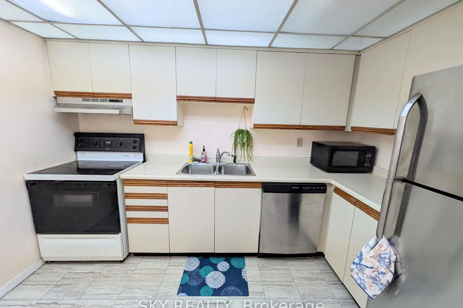 Additional image 2 of 25 Fairview Road 405