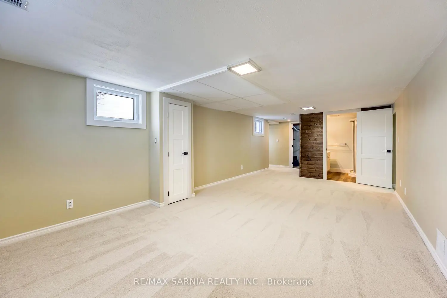 Additional image 16 of 4083 London Line