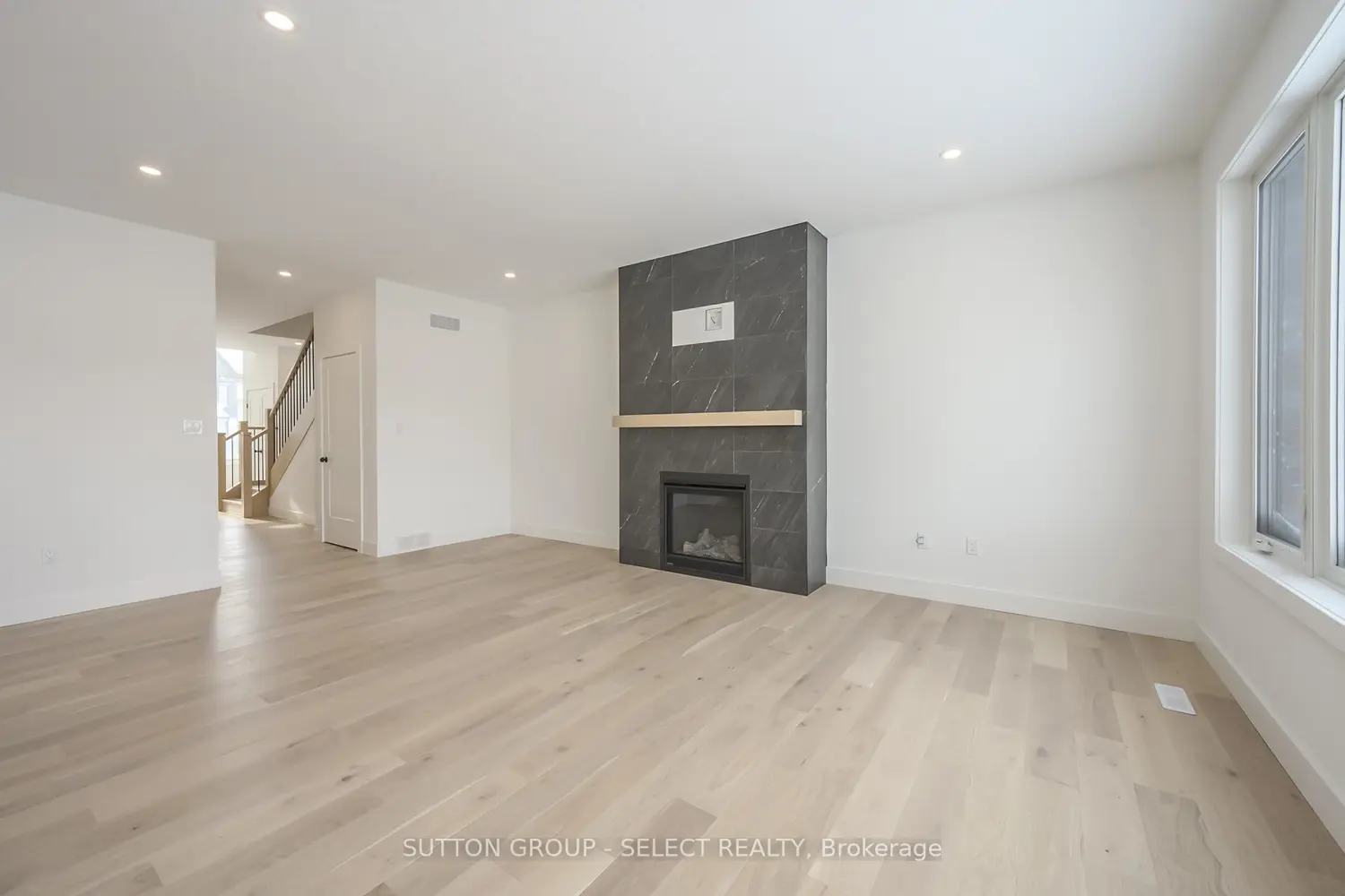 Additional image 2 of 1898 Fountain Grass Drive