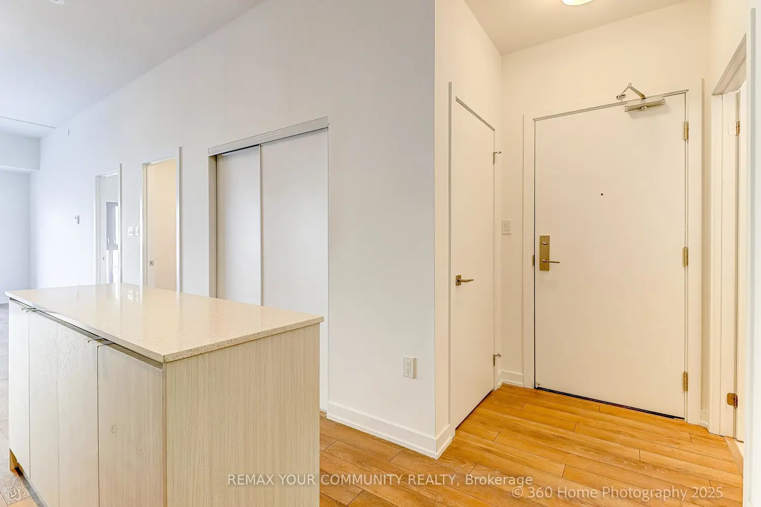 Additional image 10 of 2433 Dufferin Street 112