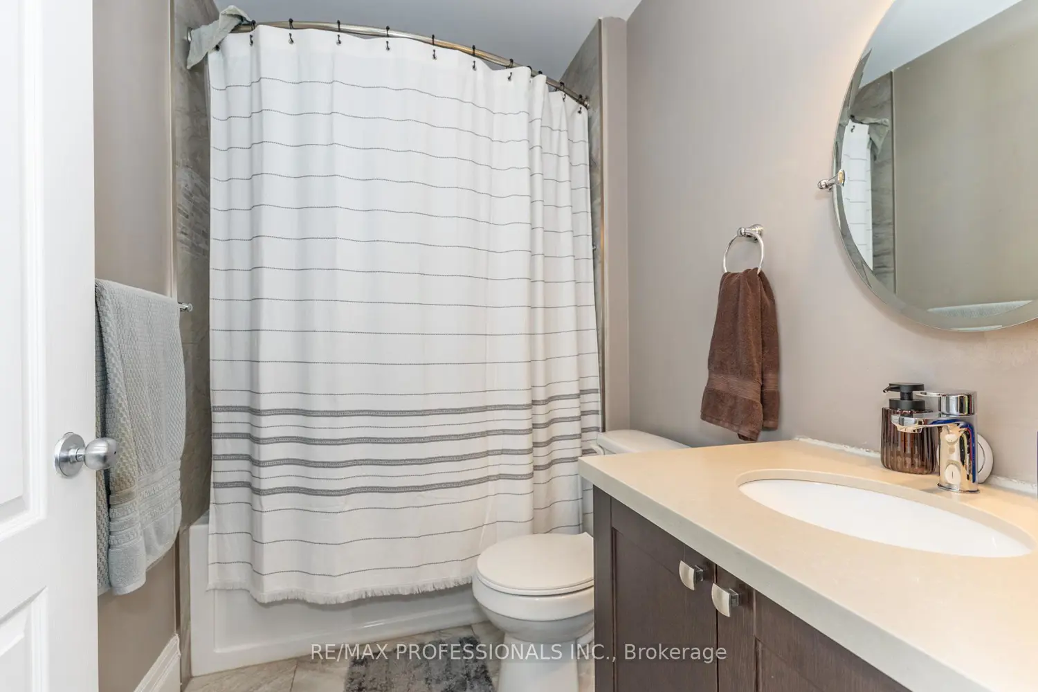 Additional image 8 of 2772 Keele Street 1004