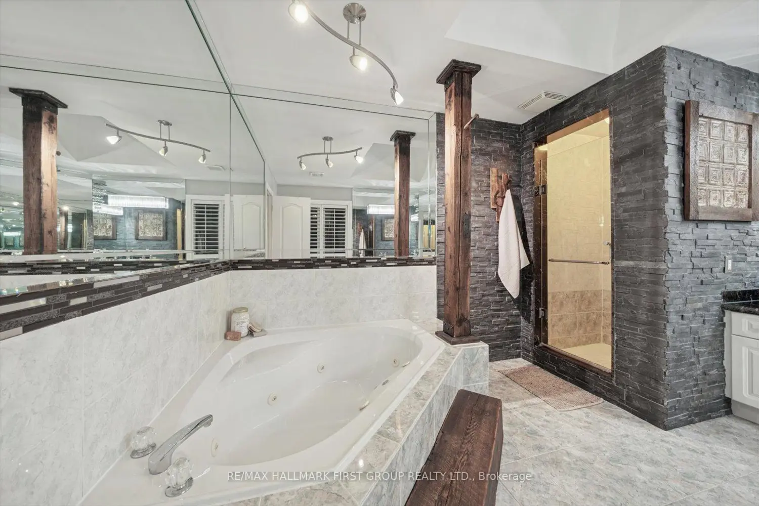 Additional image 9 of 1779 Woodview Avenue