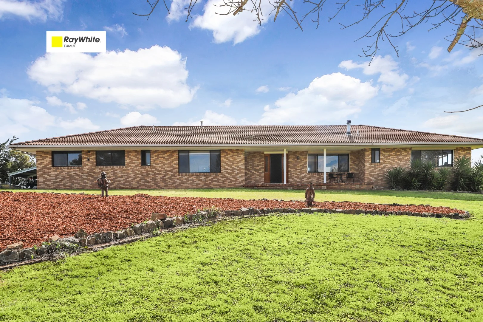 86 Cloverdale Road, Tumut NSW 2720