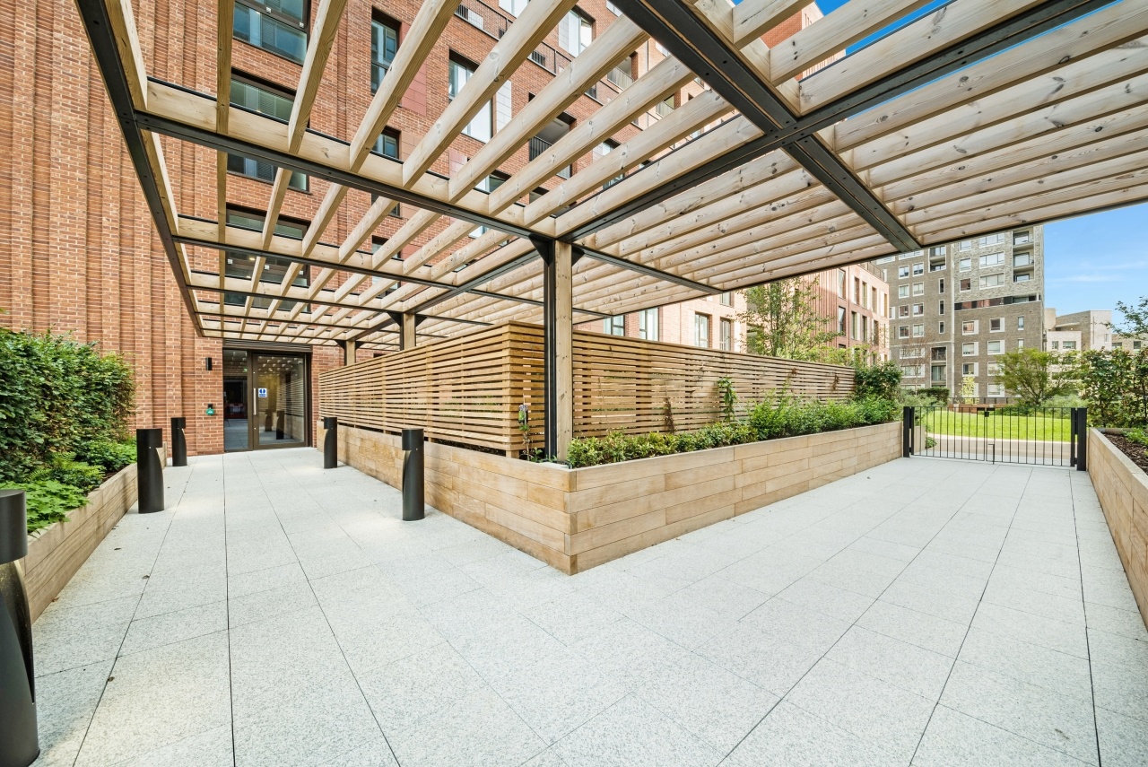 Additional image 11 of 2 Bed Flat, Hurlock Heights, SE17, N1 7GU