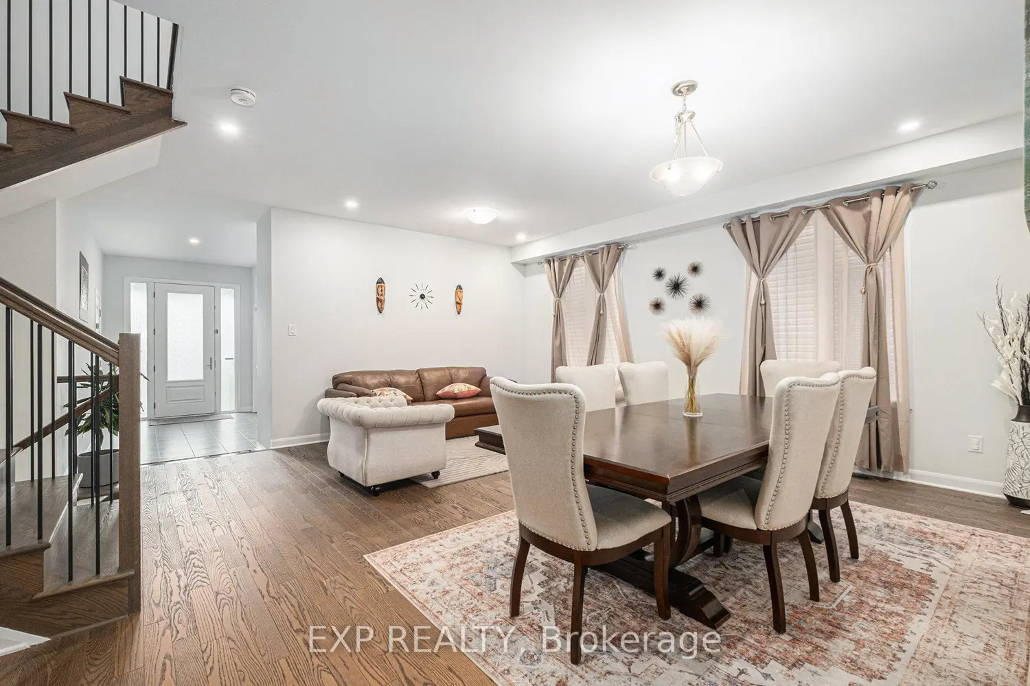 528 Anchor Circle photo 3