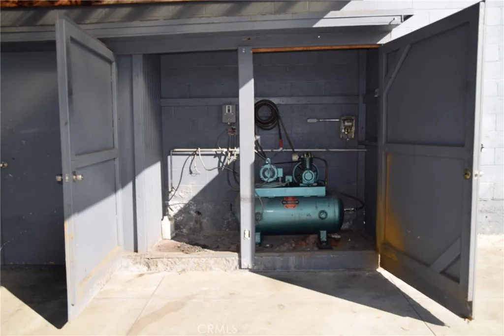 Additional image 42 of 328 W Foothill Blvd, Monrovia, CA 91016