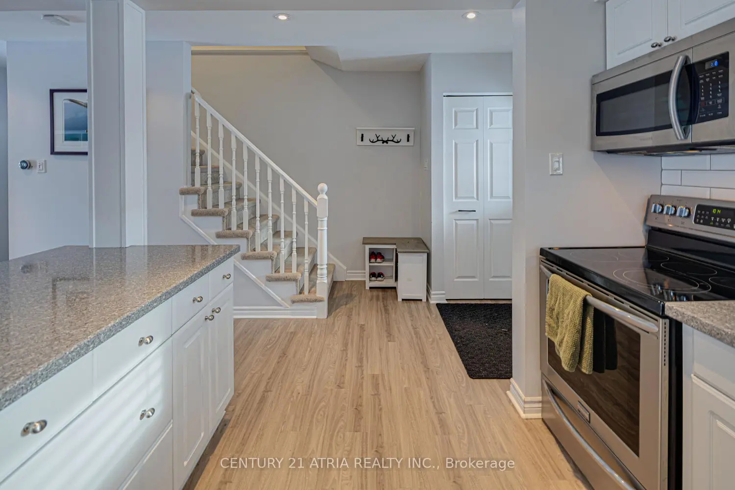 251 Stouffer Street photo 5