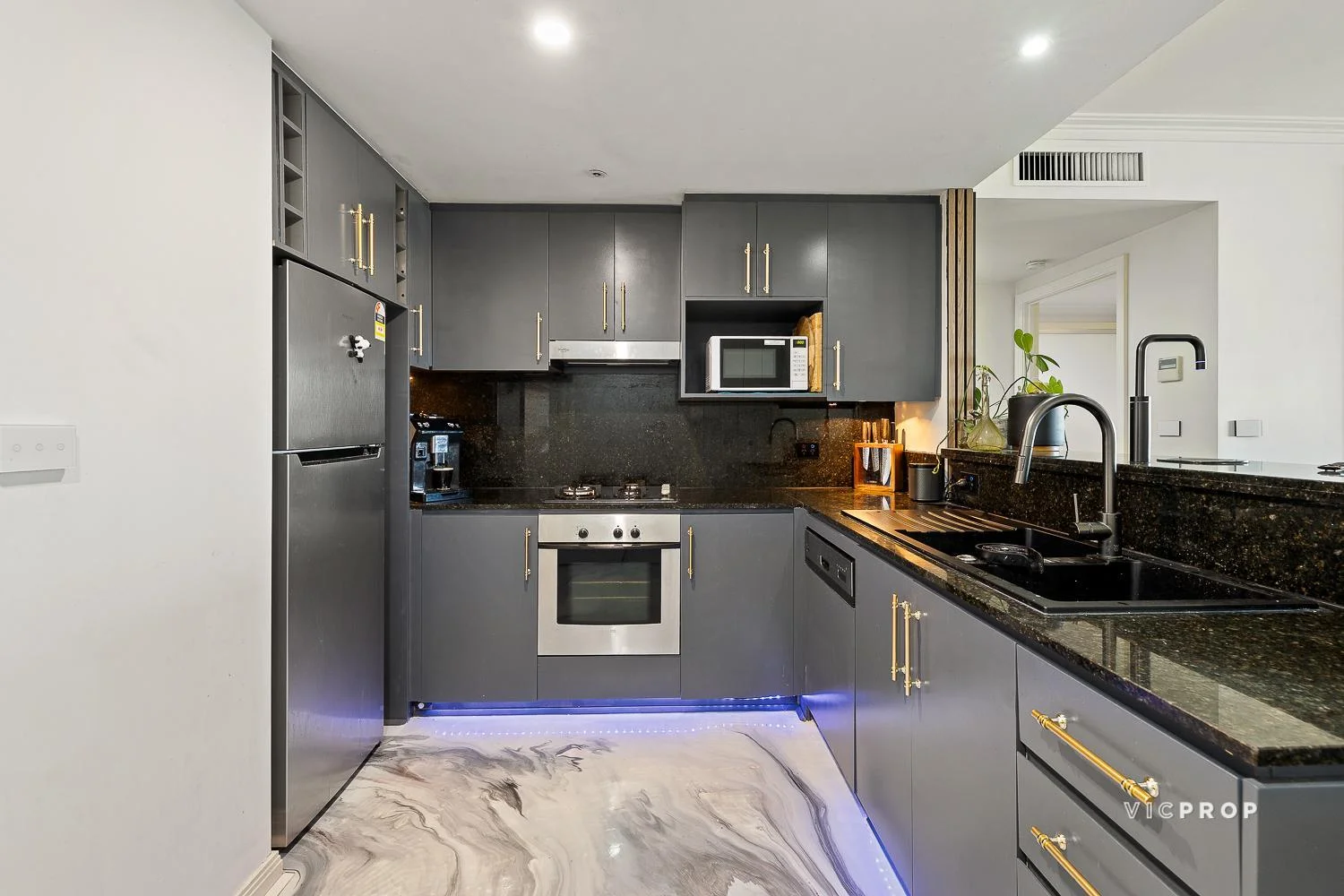 Additional image 3 of 2205/222 Russell Street, Melbourne VIC 3000