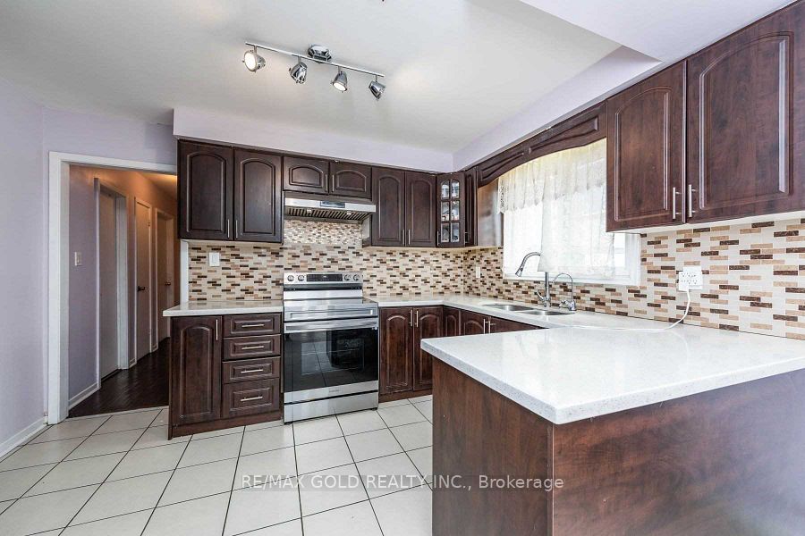 Additional image 3 of 3430 Chipley Crescent, Mississauga, ON, L4T 2E2