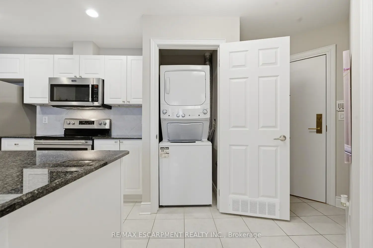 Additional image 14 of 399 Elizabeth Street 610