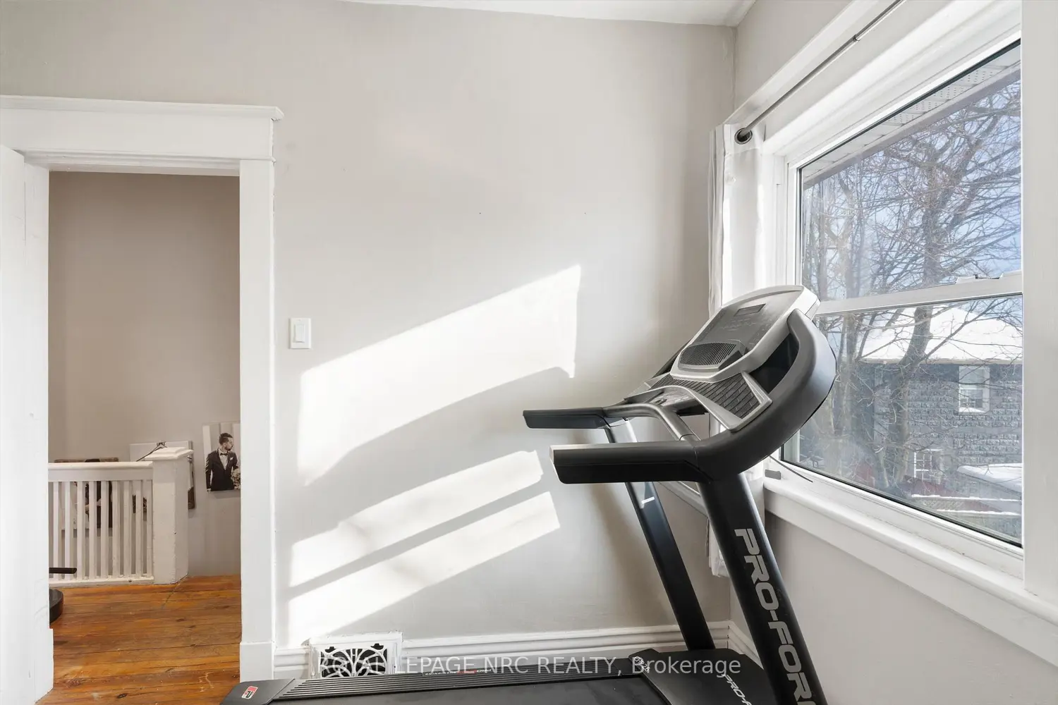 Additional image 10 of 4688 Mcdougall Crescent