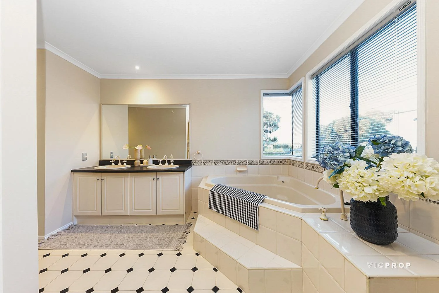 Additional image 13 of 14 Panorama Way, Sanctuary Lakes VIC 3030