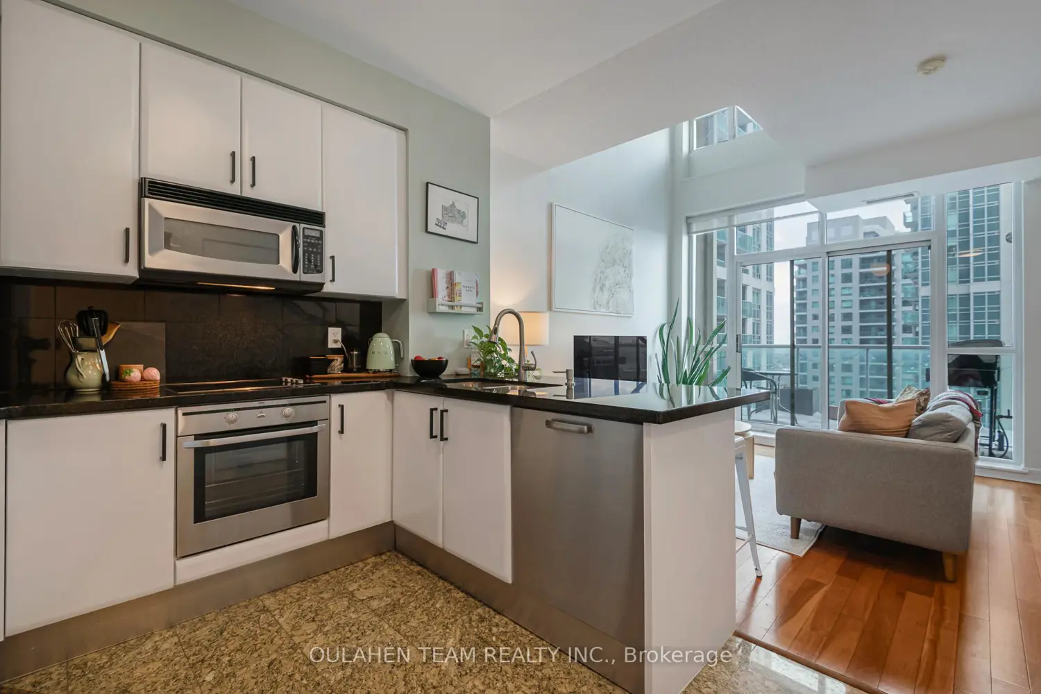 Additional image 3 of 1 Avondale Avenue 909