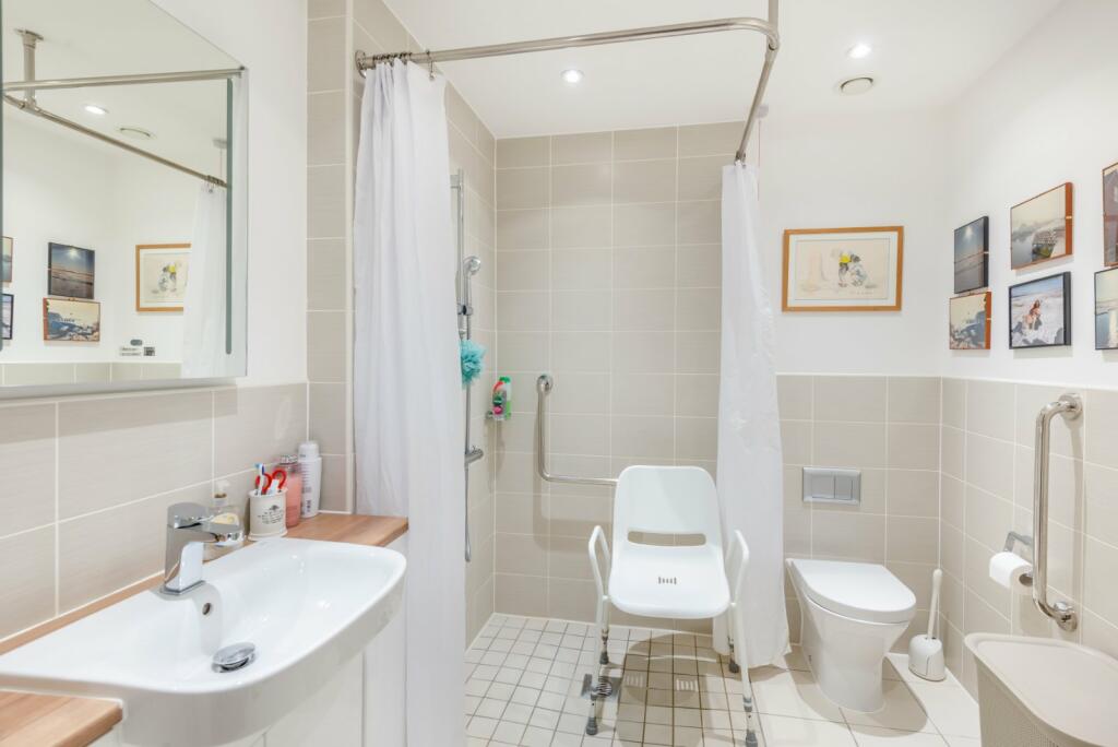 Additional image 18 of 44, 232 London Road, St Albans