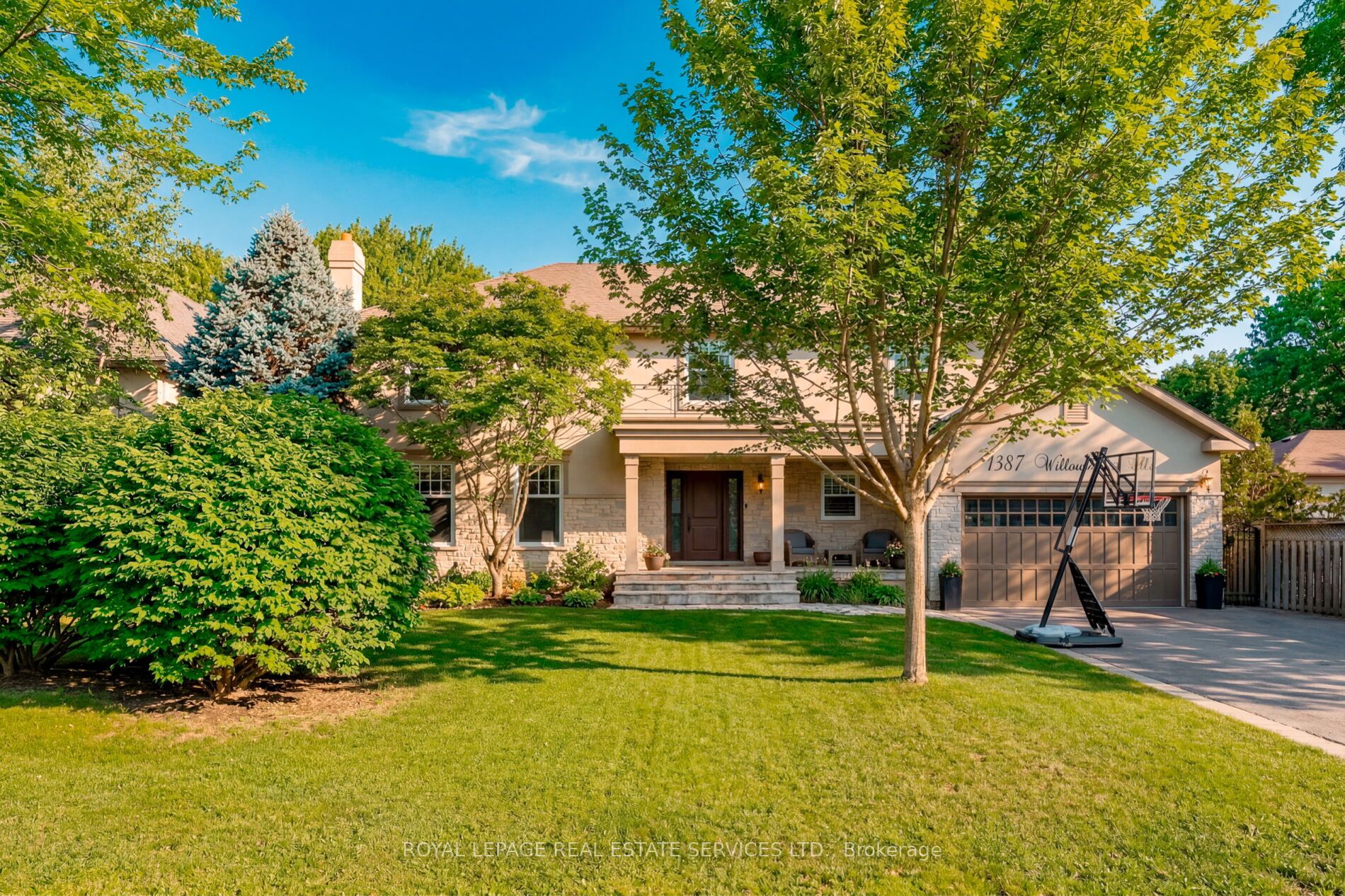 1387 Willowdown Road, Oakville, ON, L6L 1X2