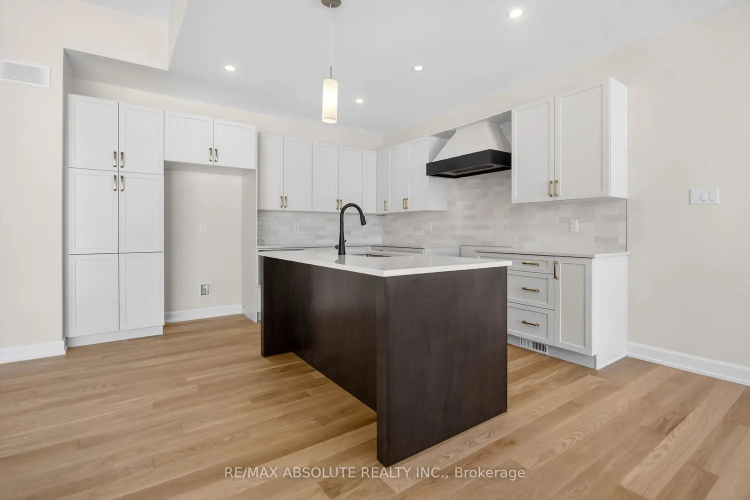 Additional image 6 of 662 Fisher Street