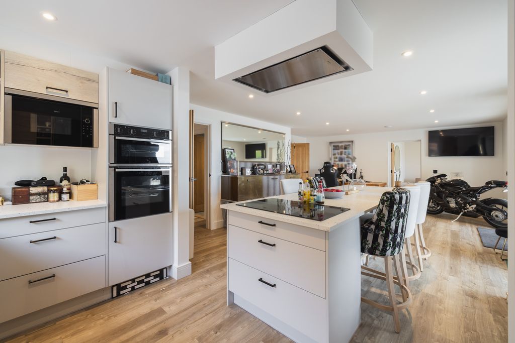 Additional image 8 of 3 bed flat for saleLa Route De La Pulente, St. Brelade, Jersey JE3