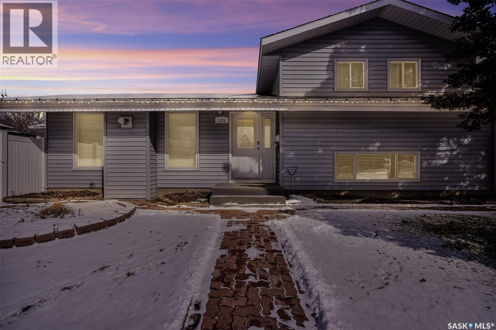 Additional image 4 of 3202 9th Avenue N, Regina, SK, S4R8C9