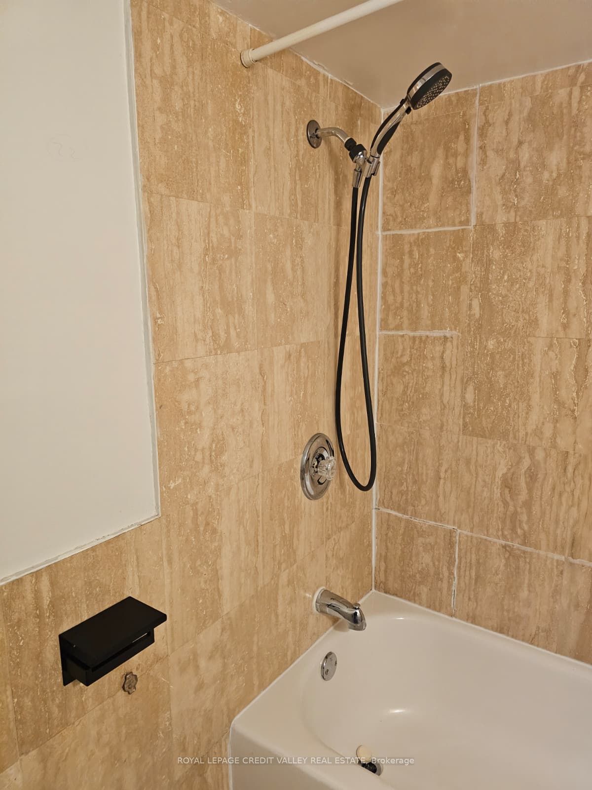 Additional image 4 of lower level-672 Jane Street, Toronto, ON, M6N 4A7