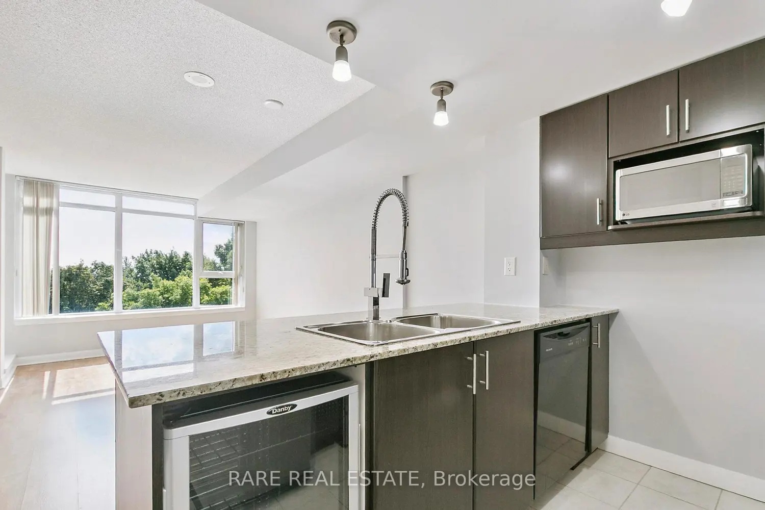 Additional image 9 of 190 Borough Drive 906