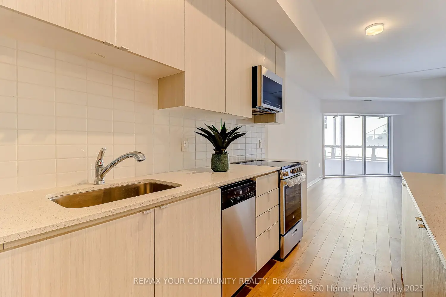 Additional image 14 of 2433 Dufferin Street 112