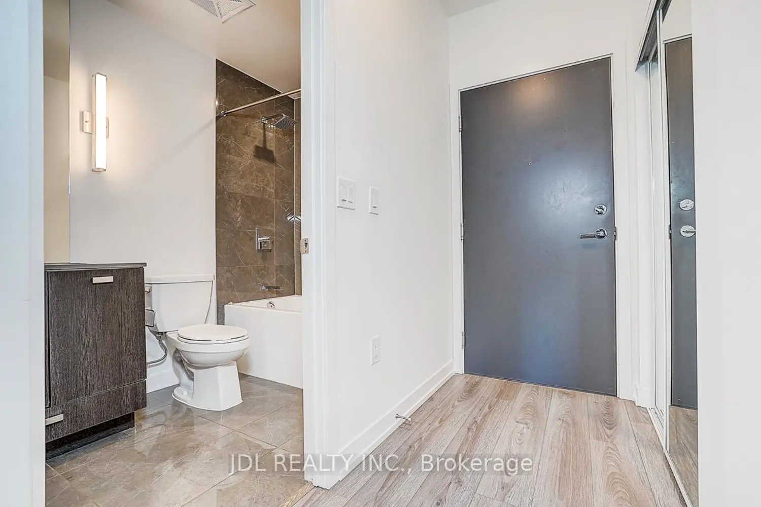 Additional image 5 of 10 De Boers Drive 808