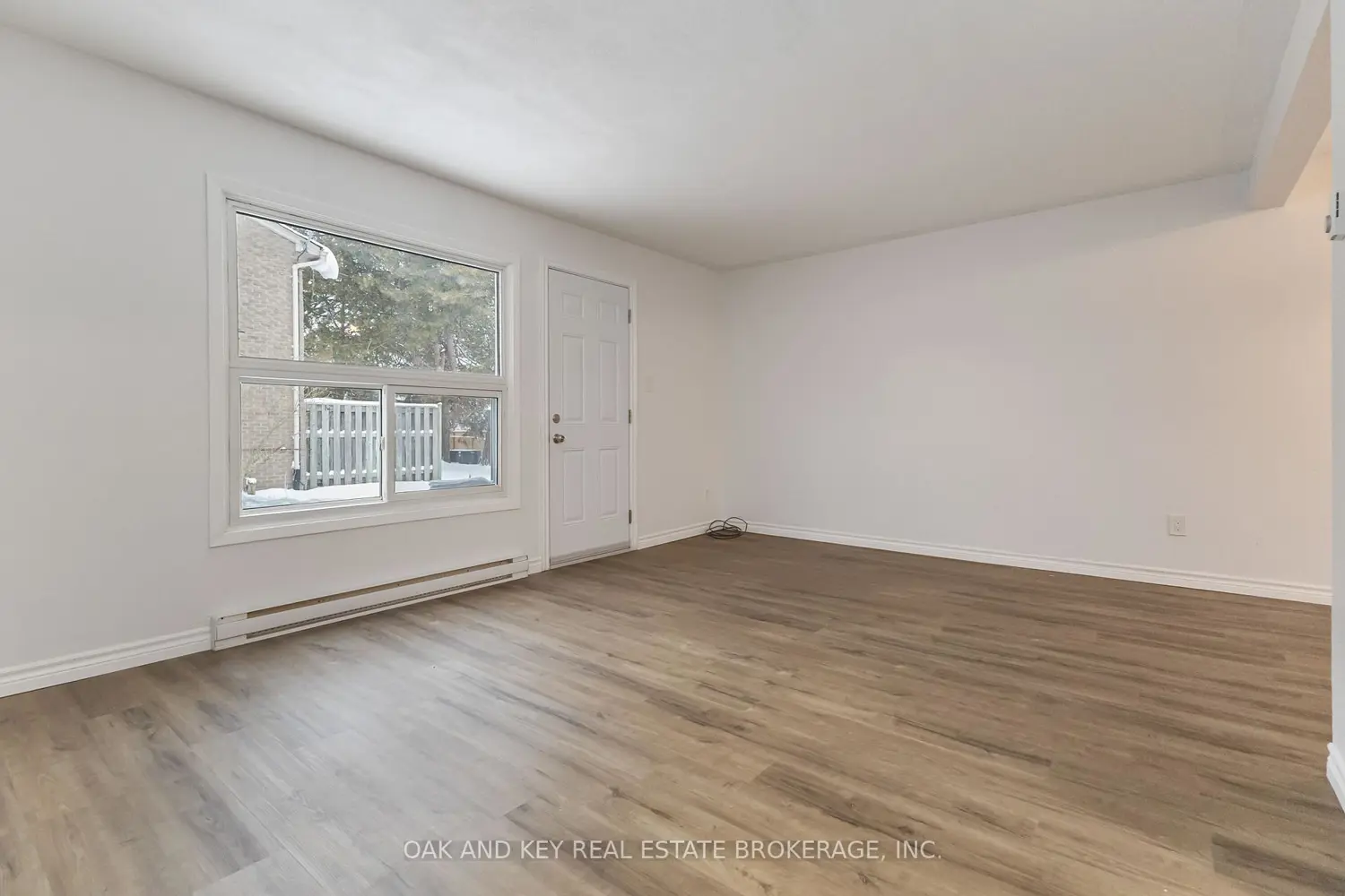 166 Southdale Road 10 photo 3
