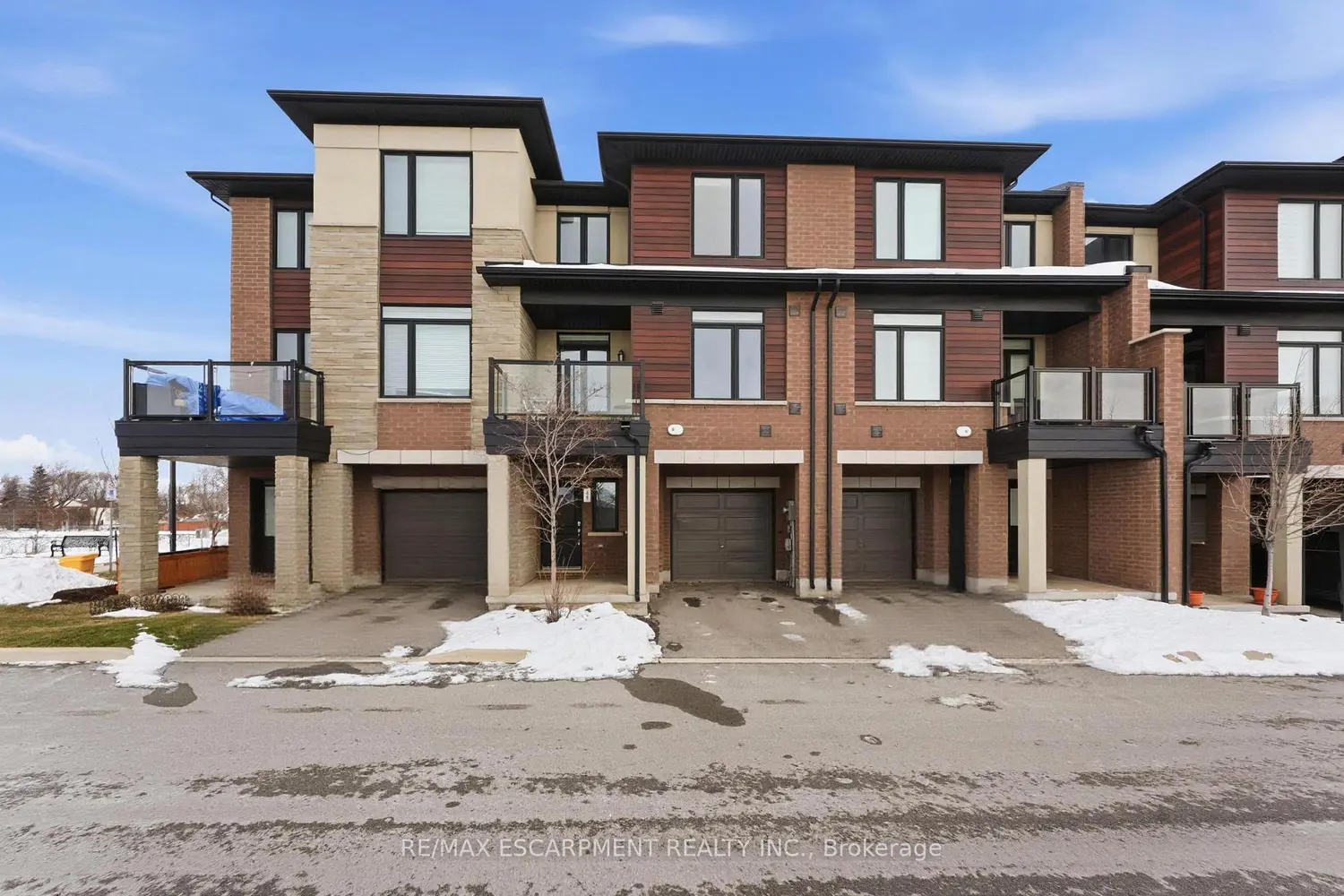 Additional image 2 of 590 North Service Road 44