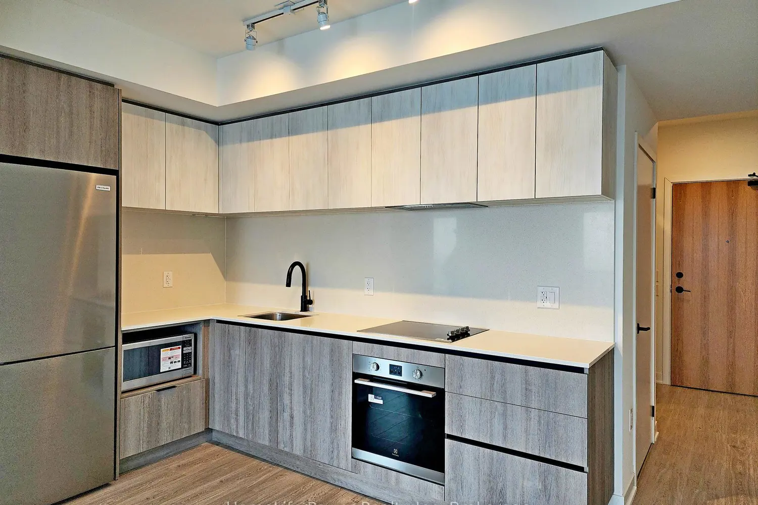 Additional image 11 of 2495 Eglinton Avenue 1902