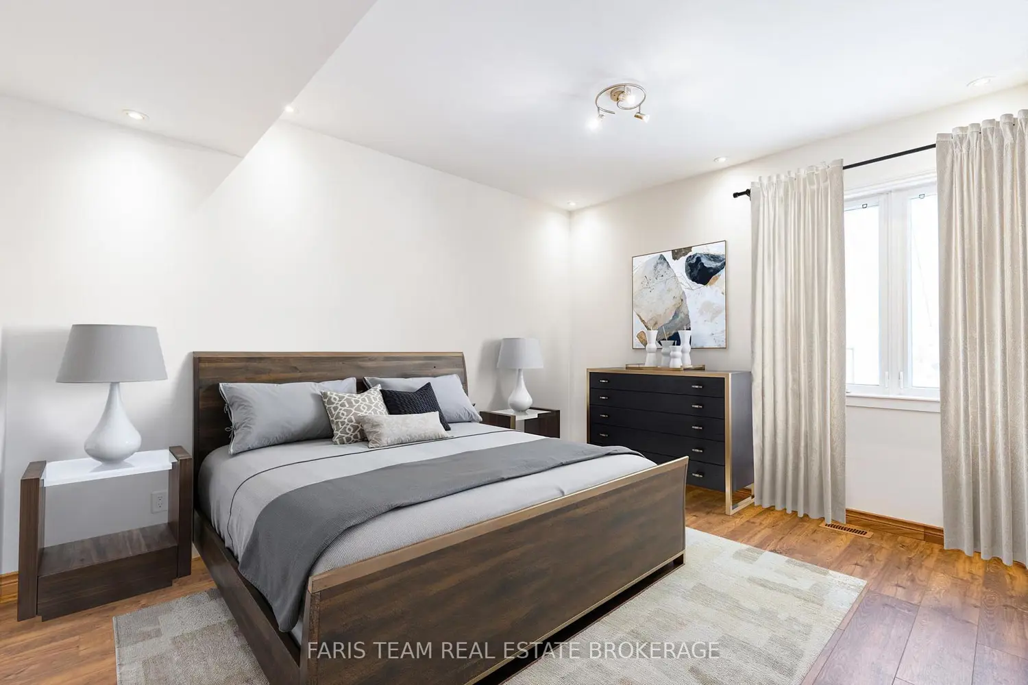 Additional image 9 of 2384 Champlain Road