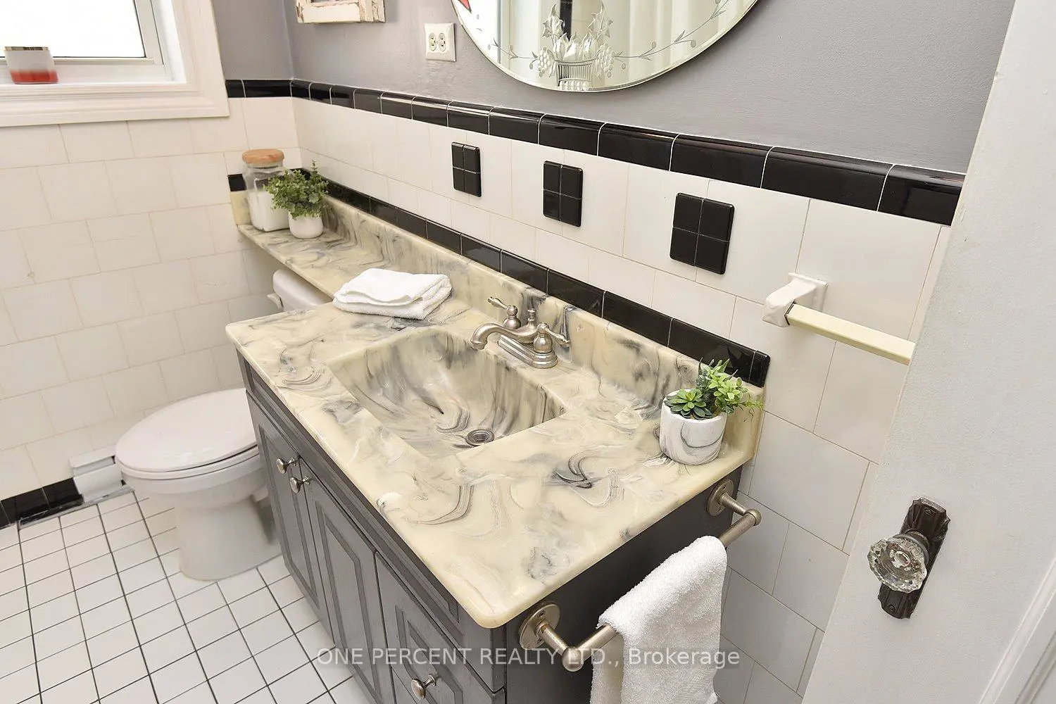 Additional image 13 of 1351 Lakeshore Road 16