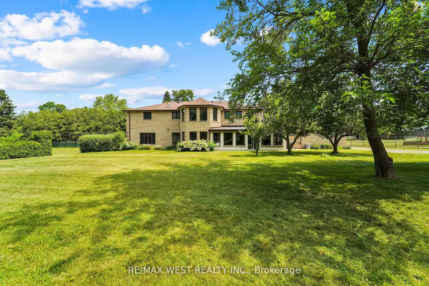 Additional image 13 of 805 Centre Road