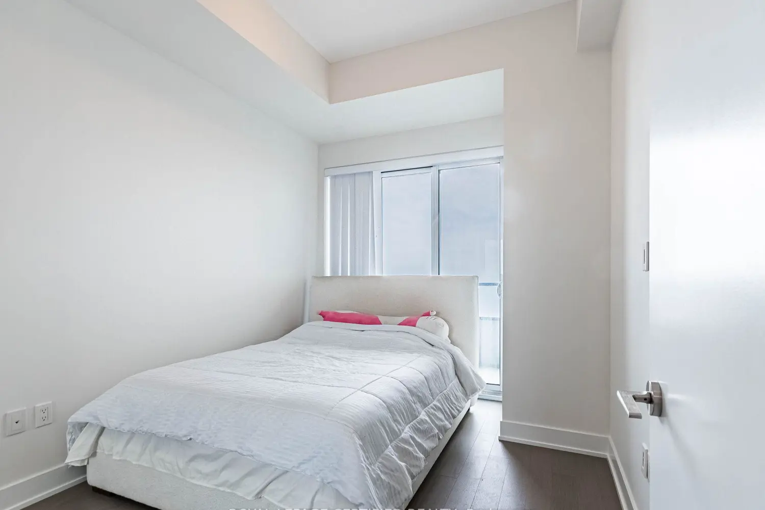 Additional image 10 of 20 Shore Breeze Drive 4701