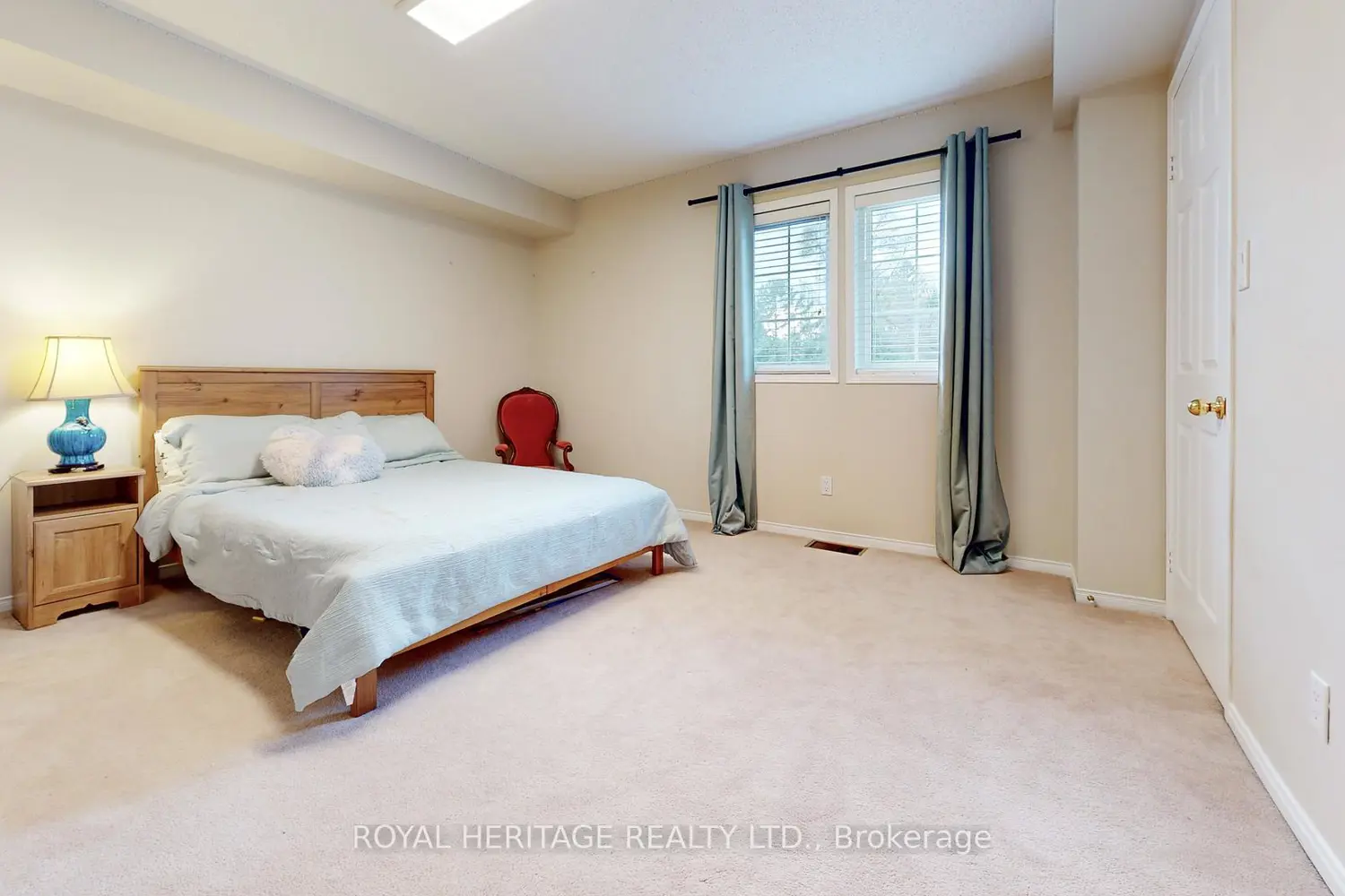 Additional image 9 of 1995 Royal Road 143