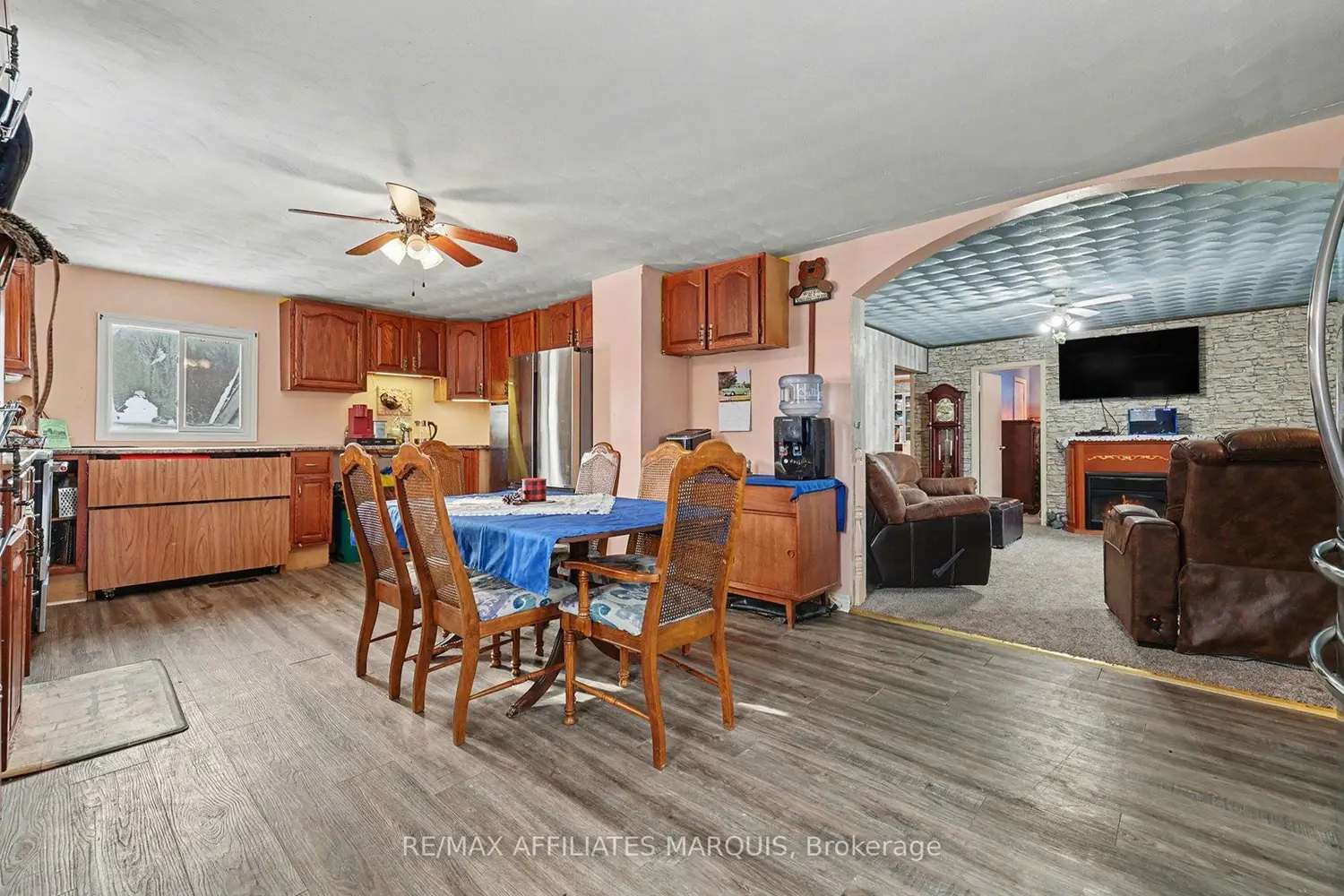 295 Glenview Road photo 2