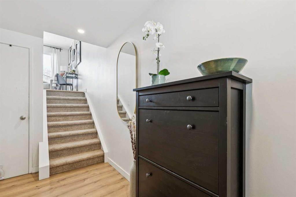 Additional image 3 of 1414 Ranchlands Road NW, Calgary, AB, T3G 1M9