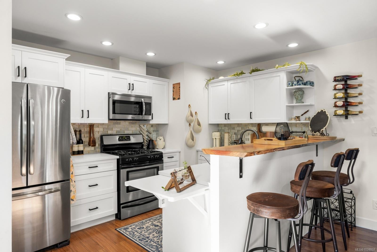 Additional image 5 of 3213 Ernhill Place, Langford, BC, V9C 0C6