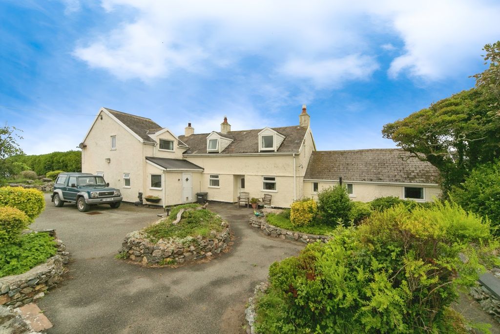4 bed detached house for saleLlanfaelog, Ty Croes, Isle Of Anglesey LL63