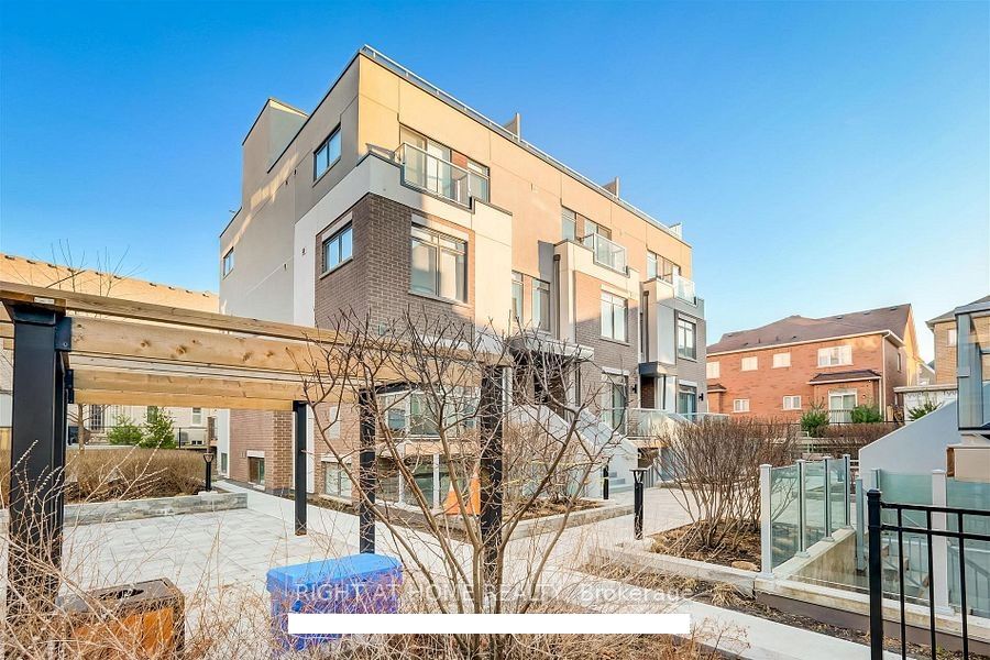 121-3062 Sixth Line, Oakville, ON, L6M 4J9