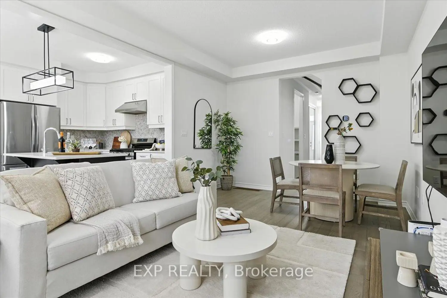 Additional image 7 of 3303 Thunderbird Promenade