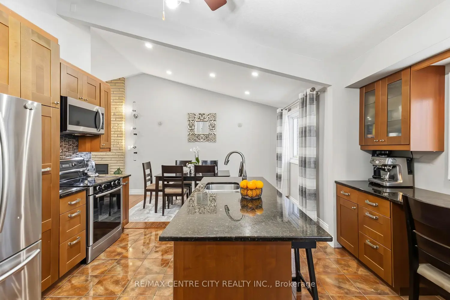 71 Sunray Avenue photo 5
