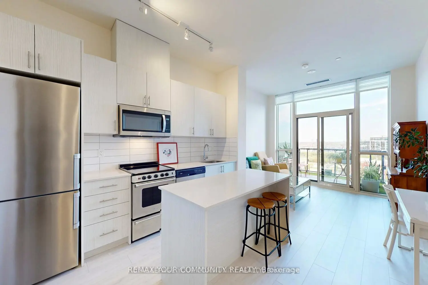 Additional image 6 of 509 Dundas Street 807