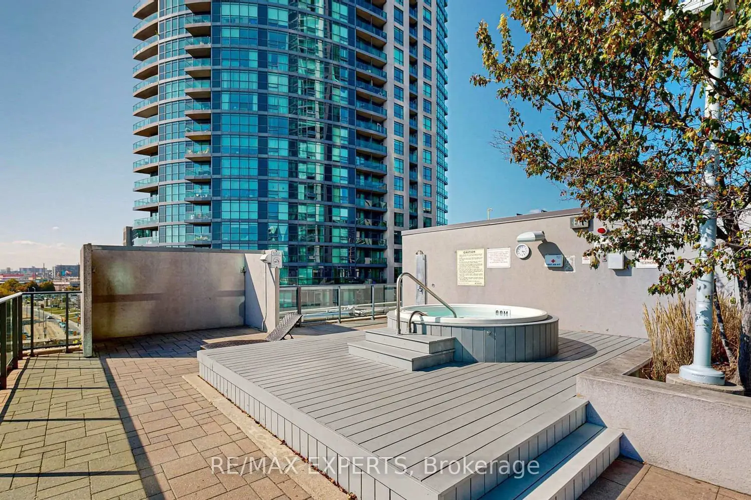 Additional image 19 of 209 Fort York Boulevard 355