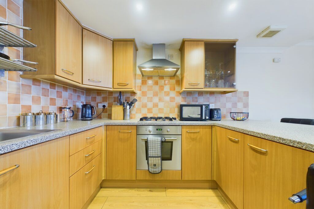 Additional image 6 of 3 bed flat for saleFlat A, 71 Victoria Road, Gourock PA19