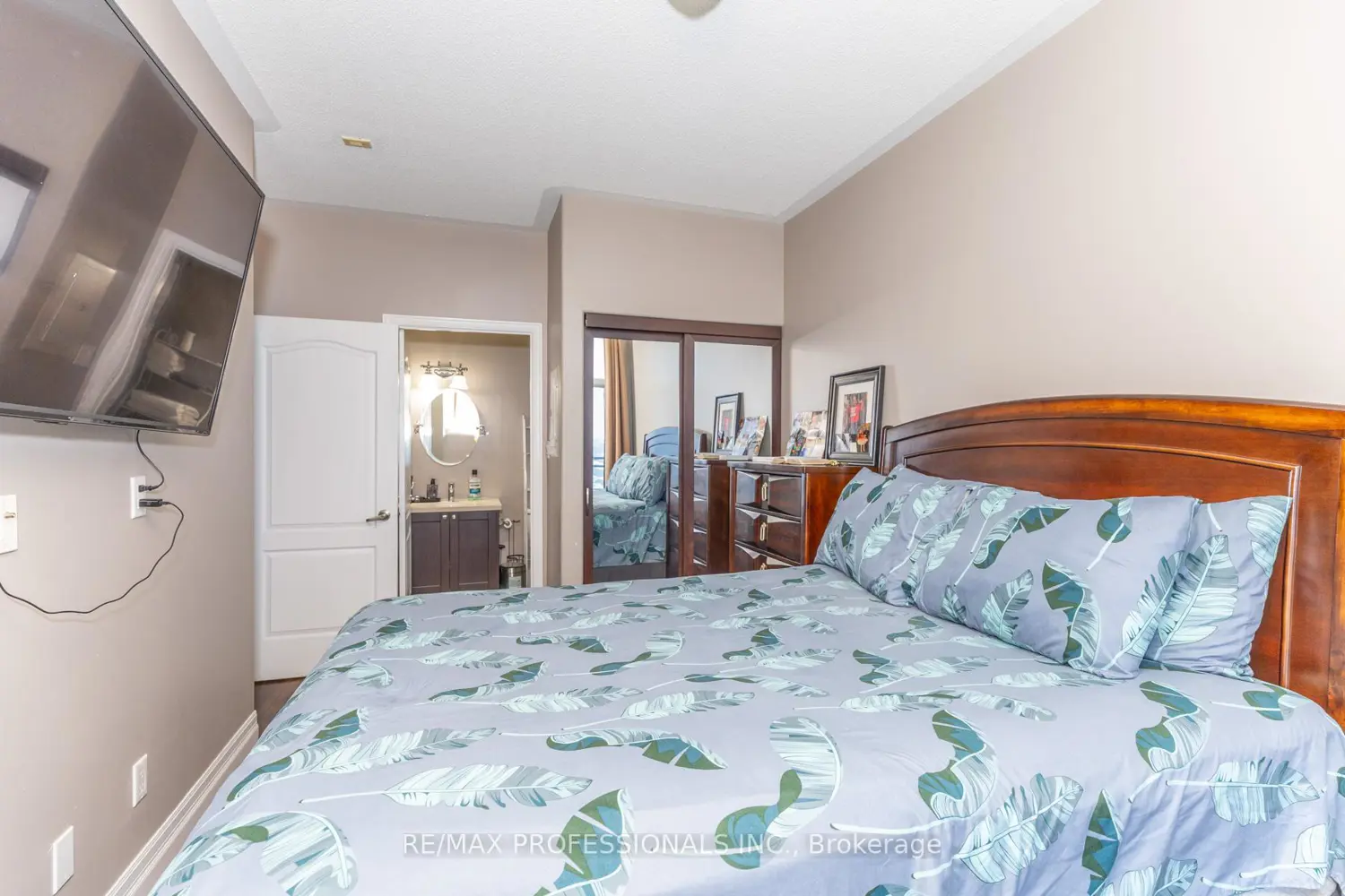 Additional image 16 of 2772 Keele Street 1004